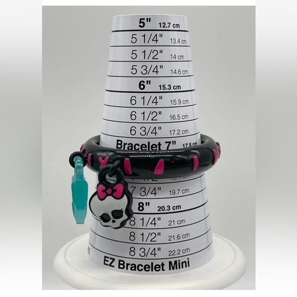 Monster High Charm Bracelet Bangle Black‎ Pink Stitches Lightning Bolt Skullette - Picture 4 of 9